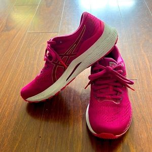 Asics Gel Kayano Women’s Running Shoes size 8